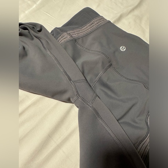 Lululemon legging - Picture 3 of 6
